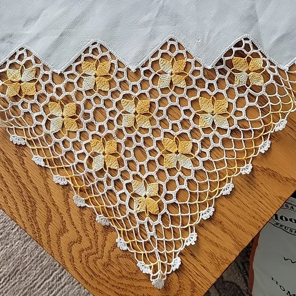 Handmade tablecloth - Picture 3 of 7